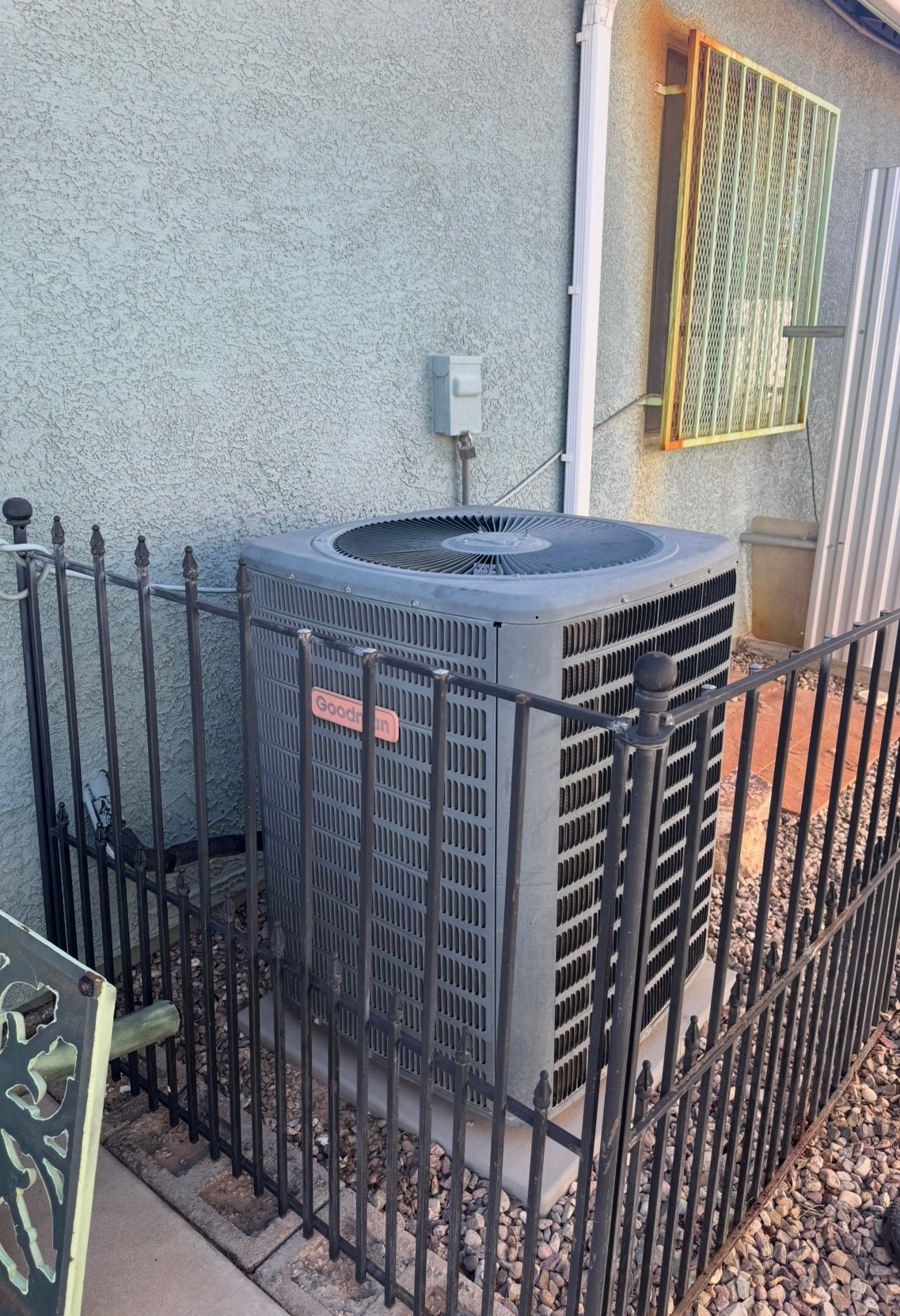Commercial HVAC condenser unit on rooftop in Tucson, AZ”
